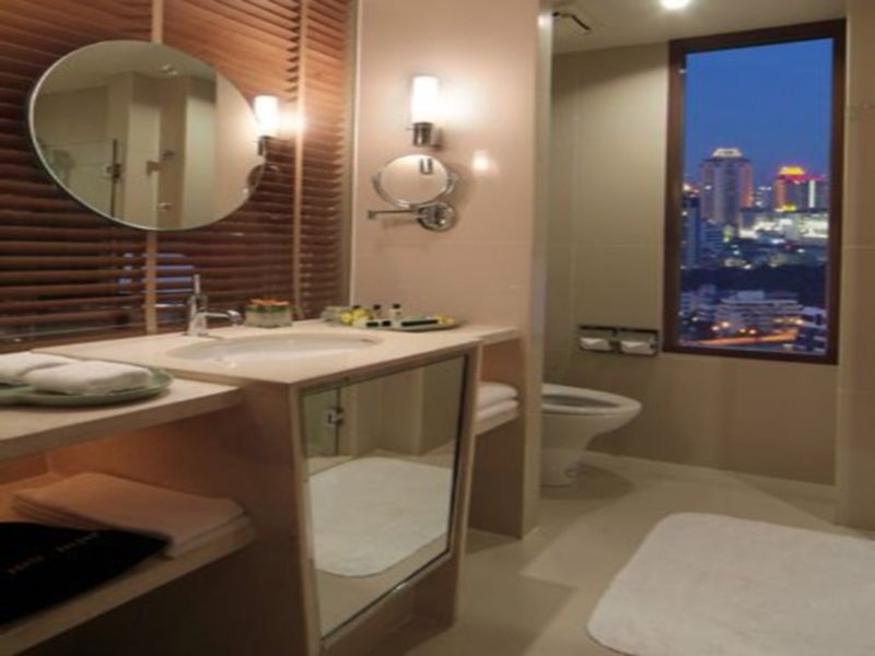 Courtyard by Marriott Bangkok 6