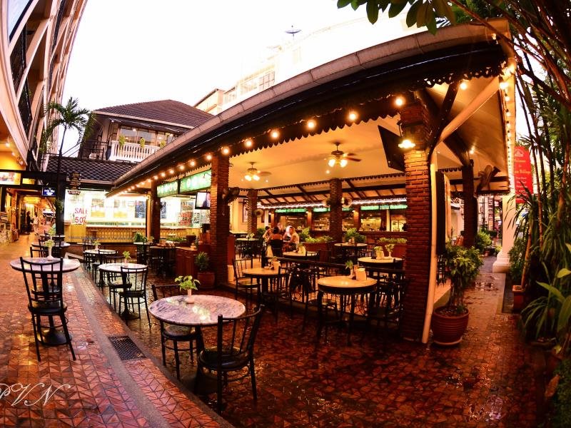 Silom Village Inn 9