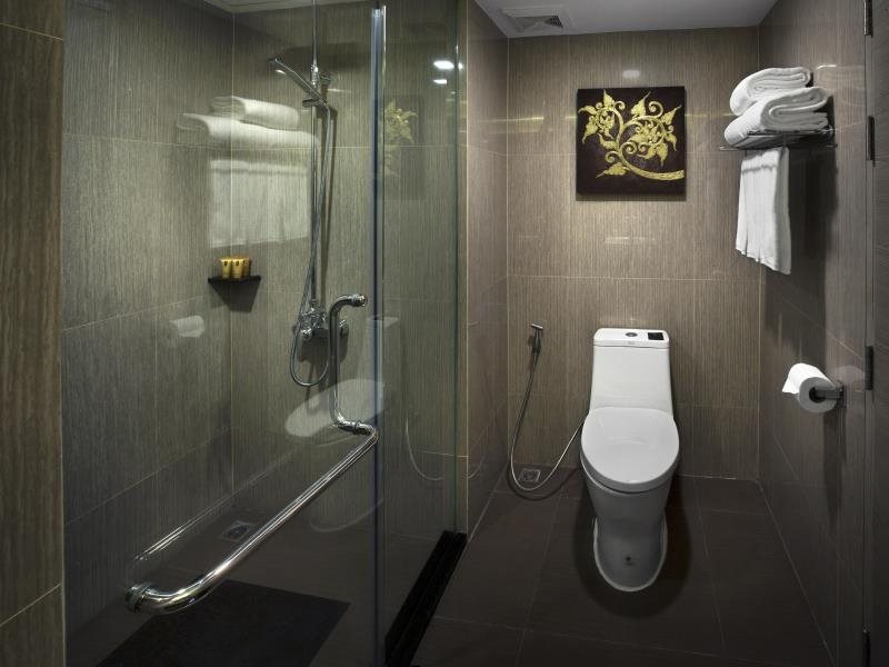 Ramada by Wyndham Bangkok Sukhumvit 11 14