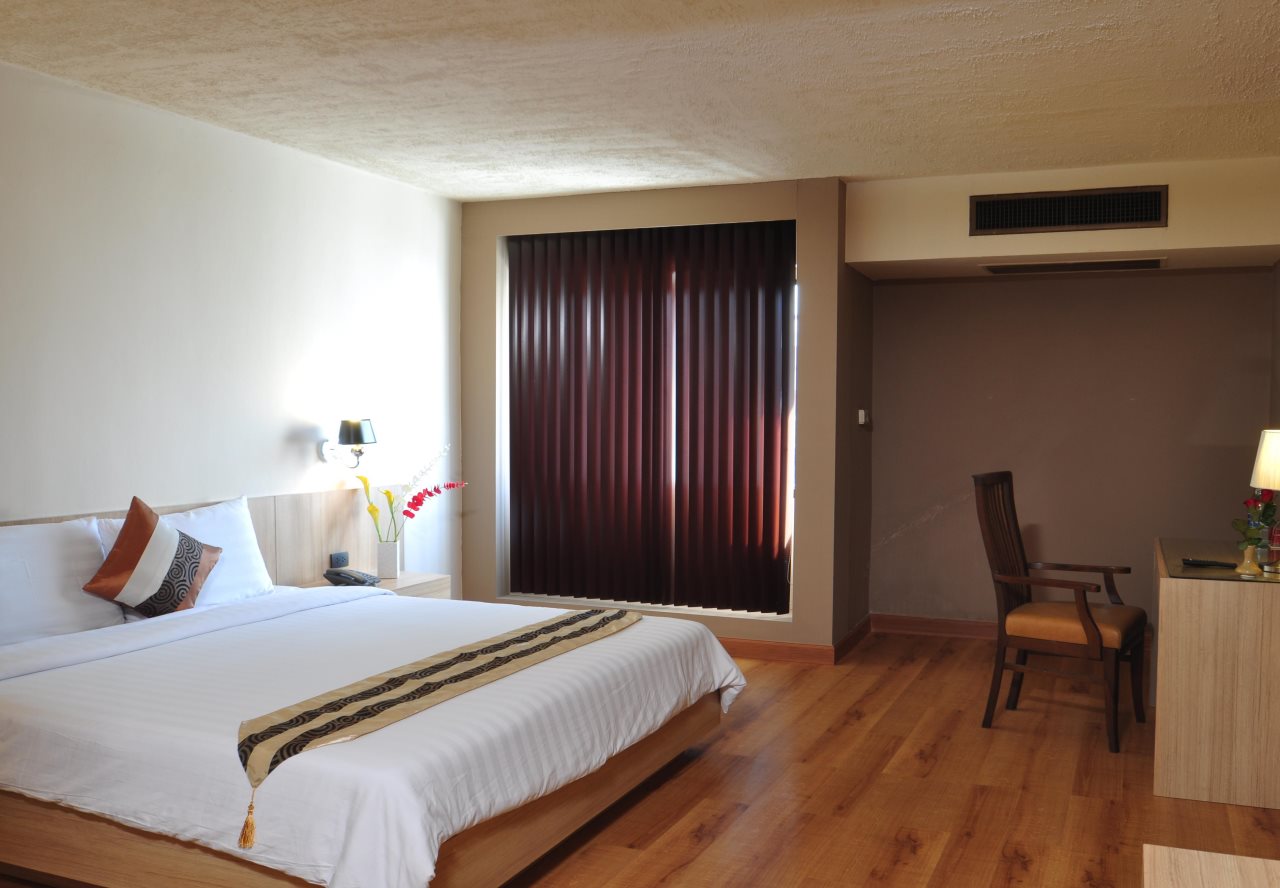 Public House Bangkok, a Member of Design Hotels 24
