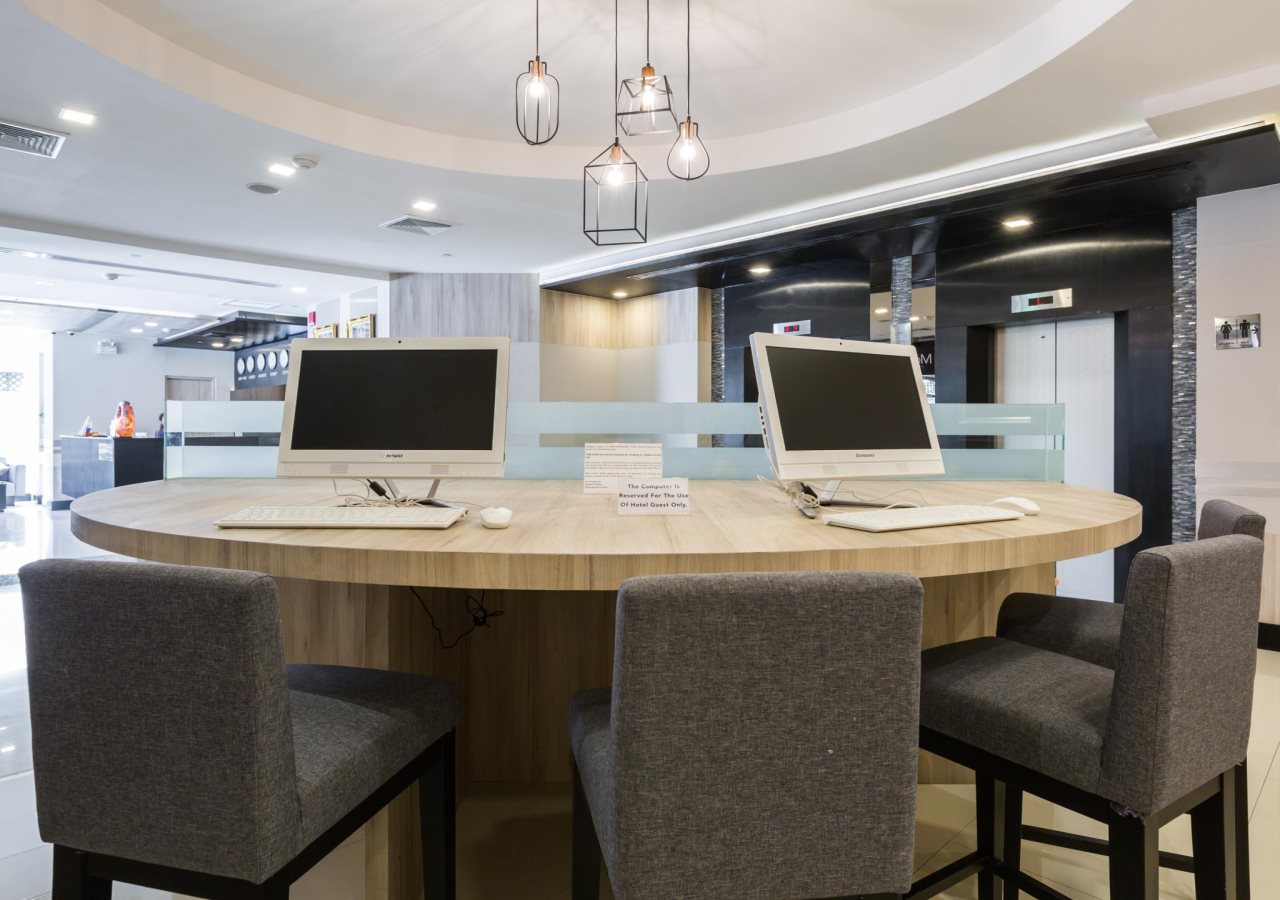 Adelphi Suites Bangkok 24
