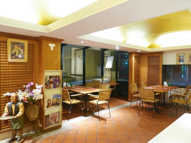 The Residence Rajtaevee Hotel 6