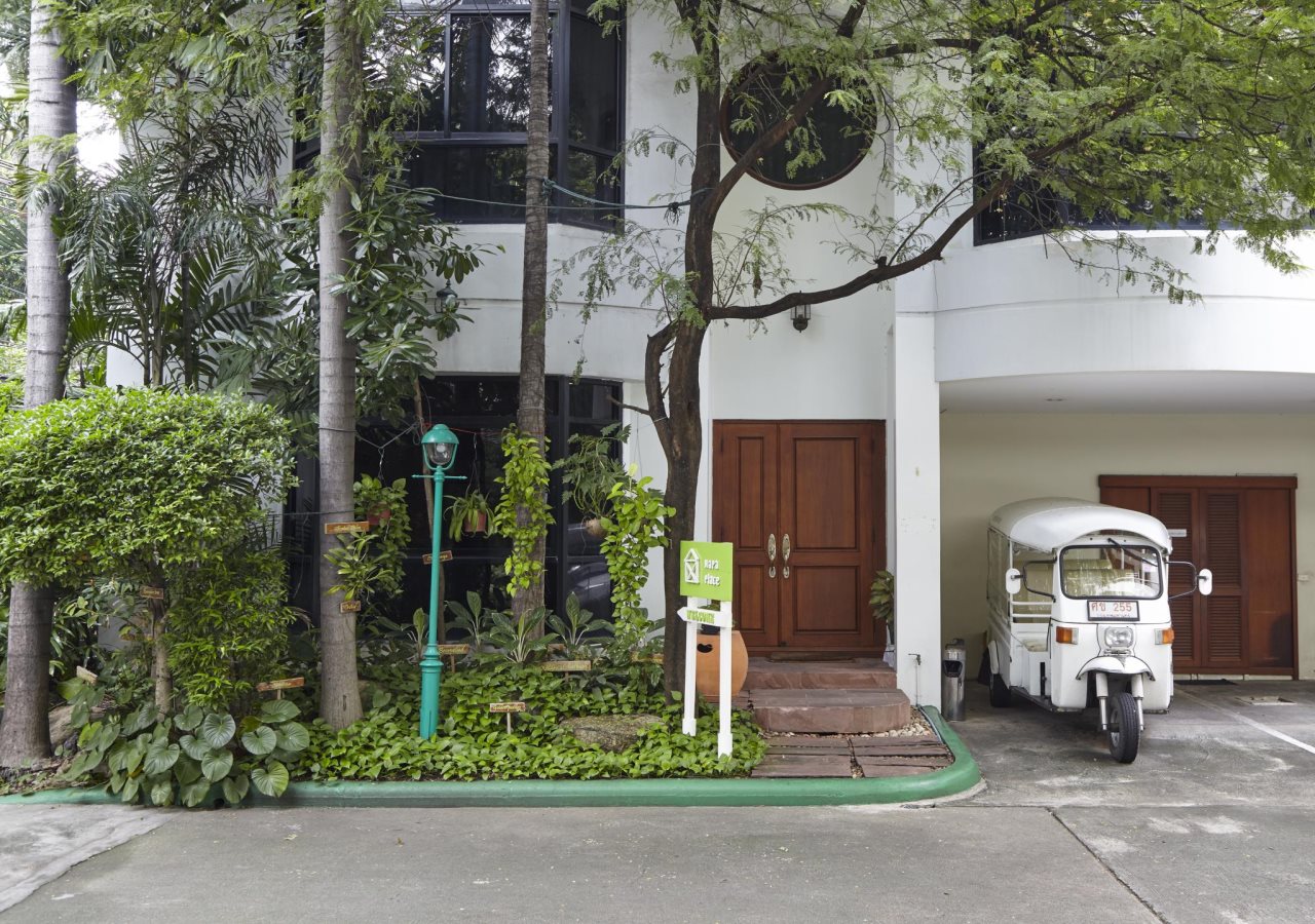 NT Place Sukhumvit Suites 10