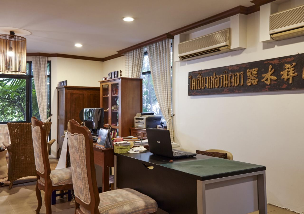 NT Place Sukhumvit Suites 12