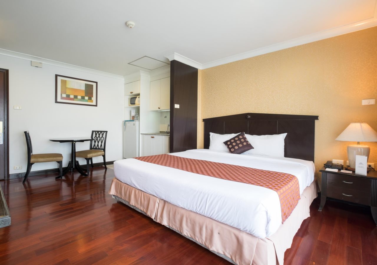 Admiral Suites Bangkok by Compass Hospitality 2
