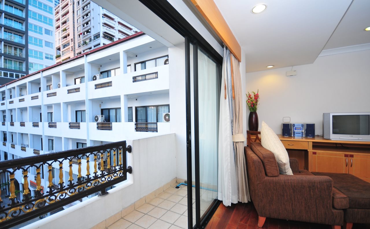 Admiral Suites Bangkok by Compass Hospitality 9