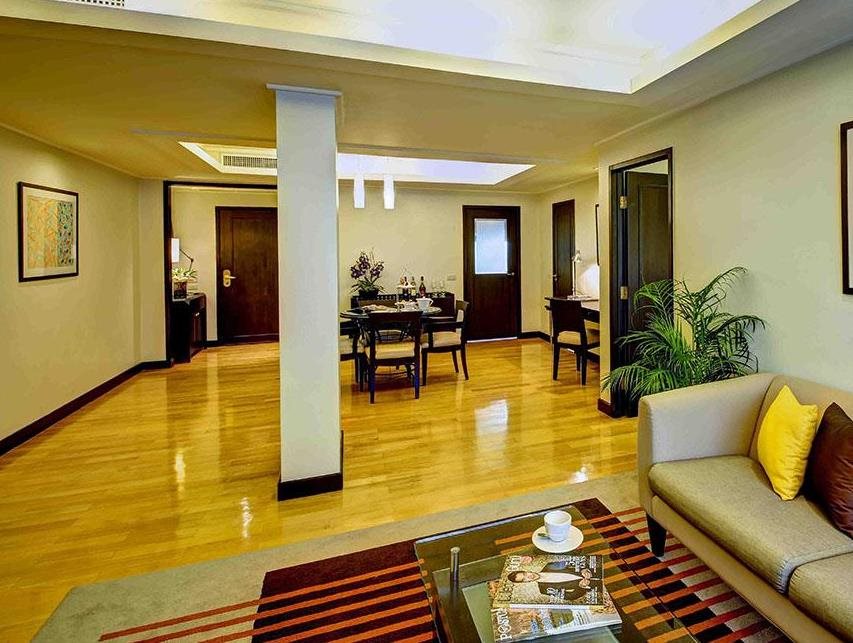 Radisson Hotel Chateau de Bangkok 9