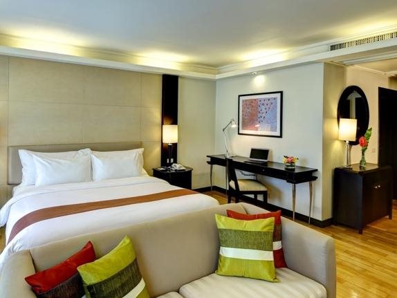 Radisson Hotel Chateau de Bangkok 11