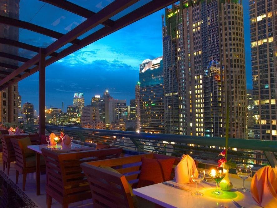 Radisson Hotel Chateau de Bangkok 5