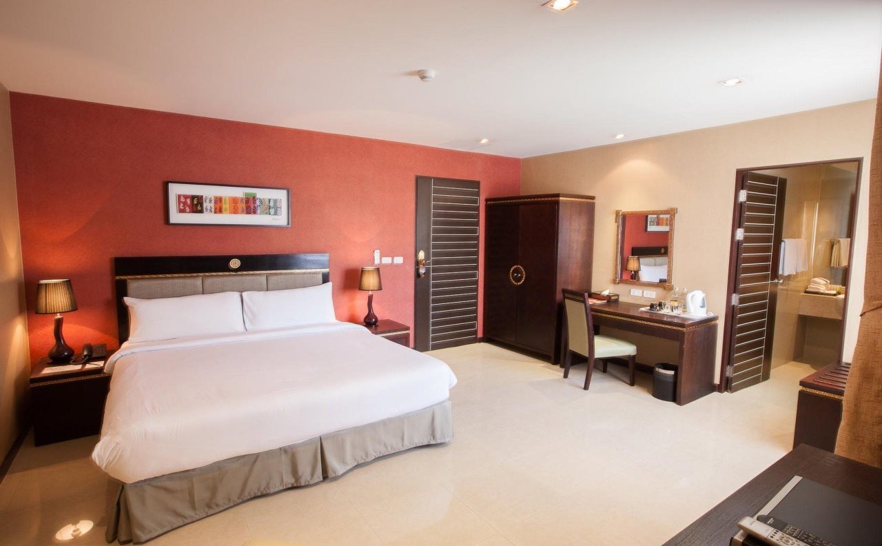 MAC Boutique Suites 18
