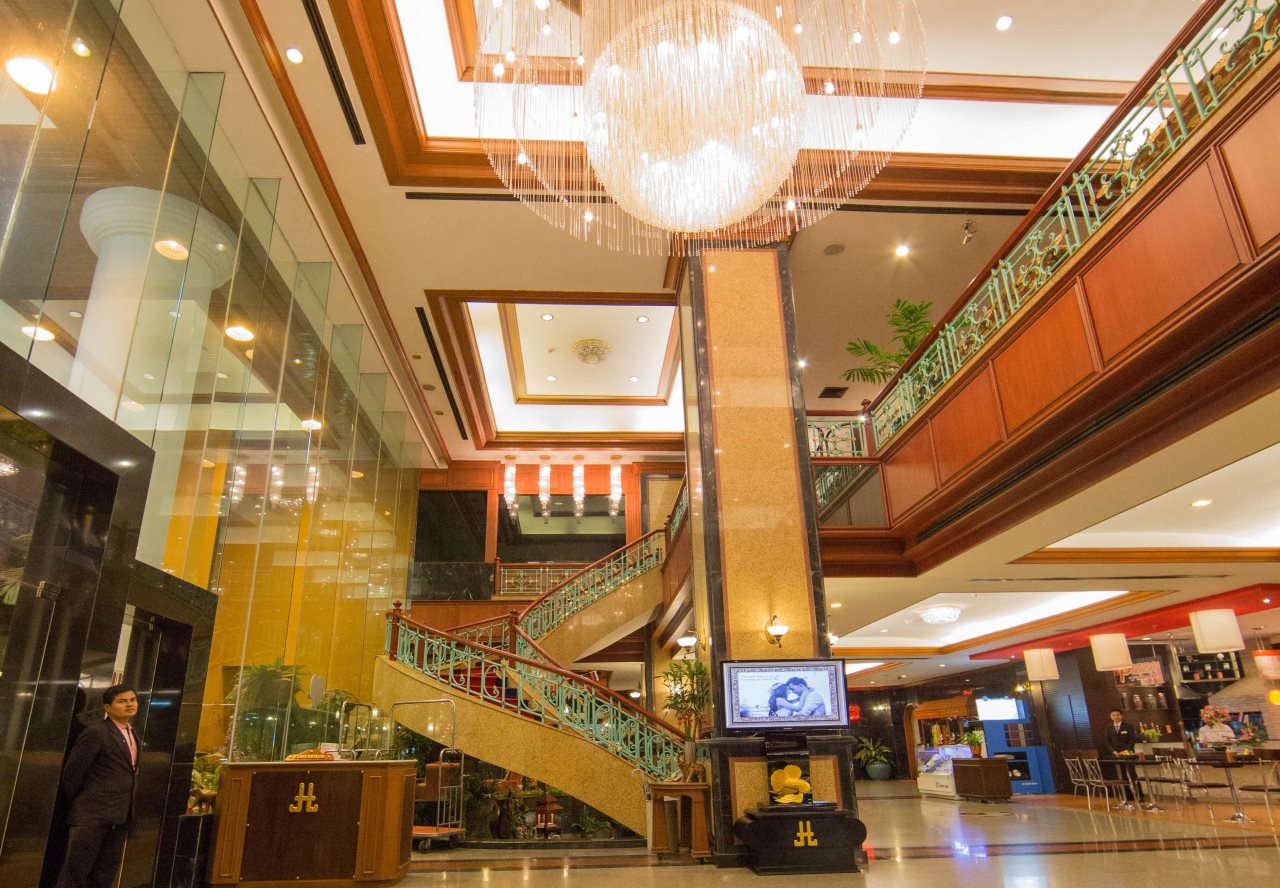 Town In Town Hotel Bangkok 12