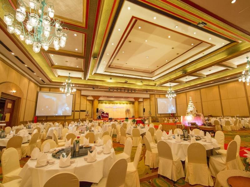 Town In Town Hotel Bangkok 18