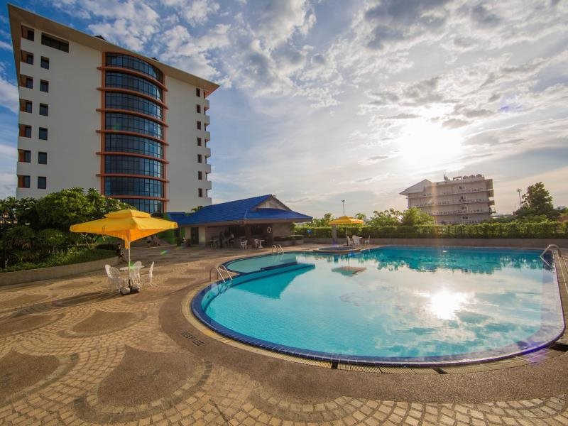 Town In Town Hotel Bangkok 3