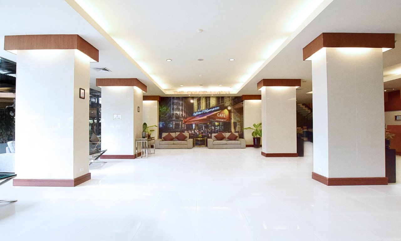 The Color Living 15