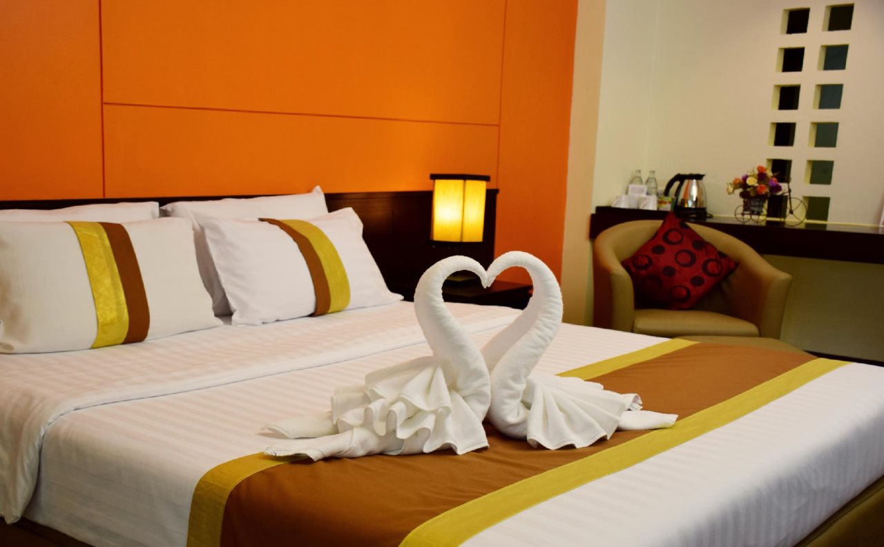 The Color Living 18