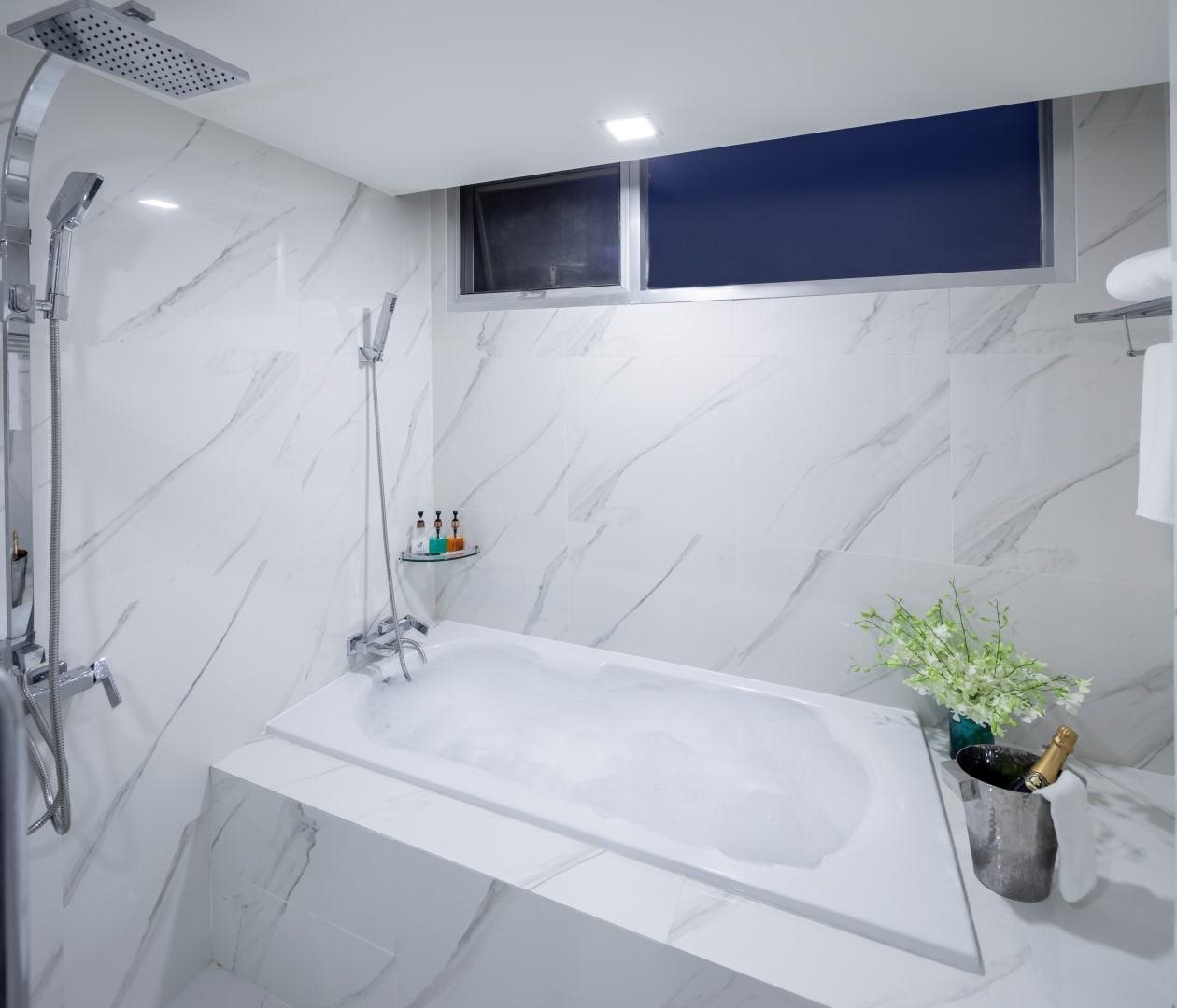 Adelphi Grande Sukhumvit 12