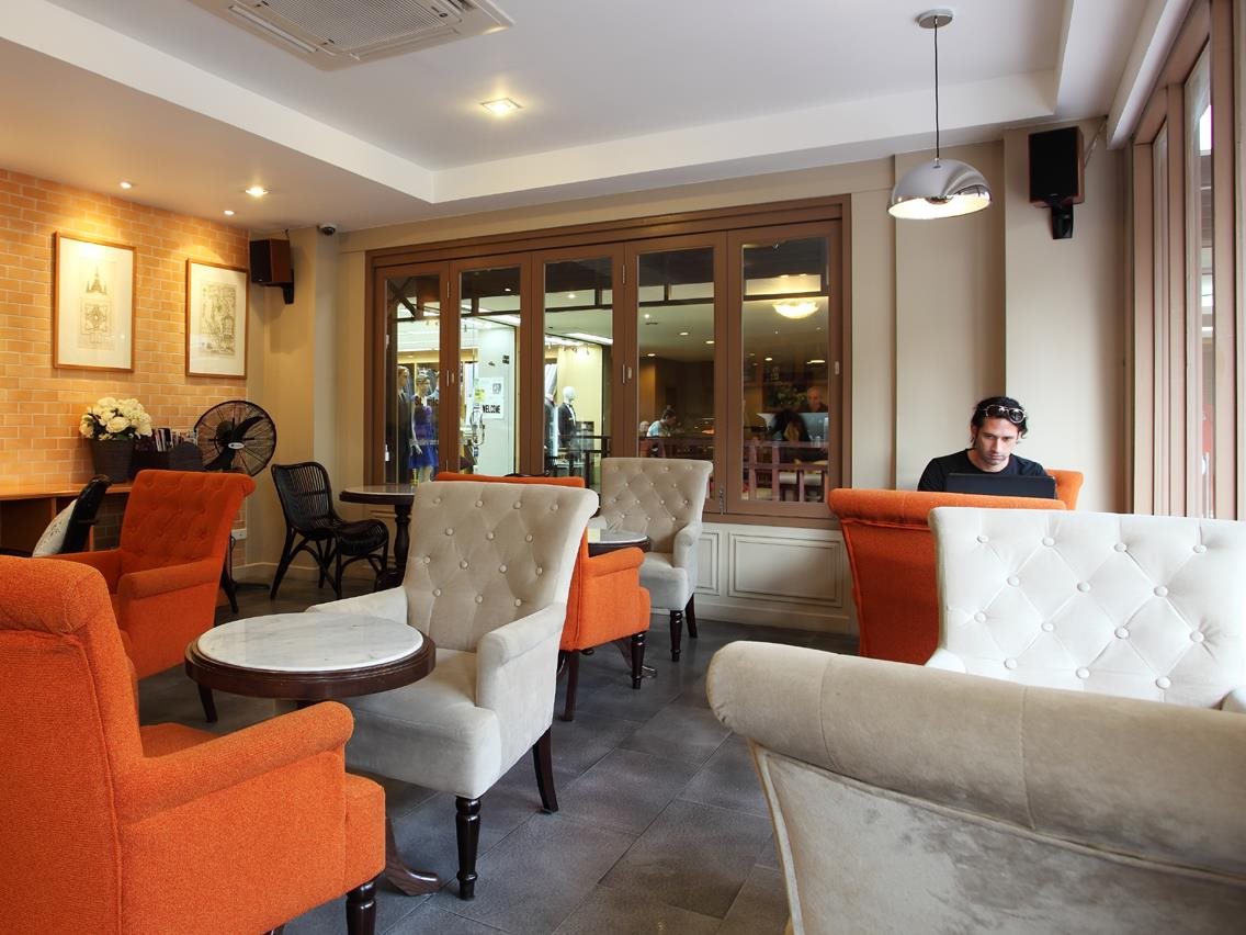 Rambuttri Village Inn & Plaza 15