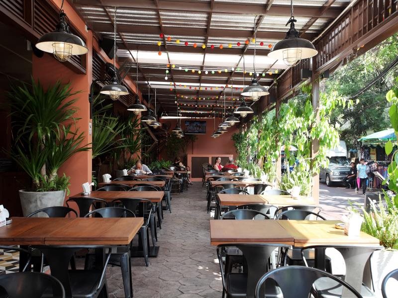 Rambuttri Village Inn & Plaza 19
