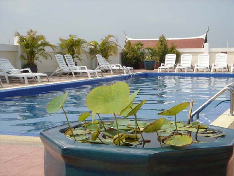 Rambuttri Village Inn & Plaza 21