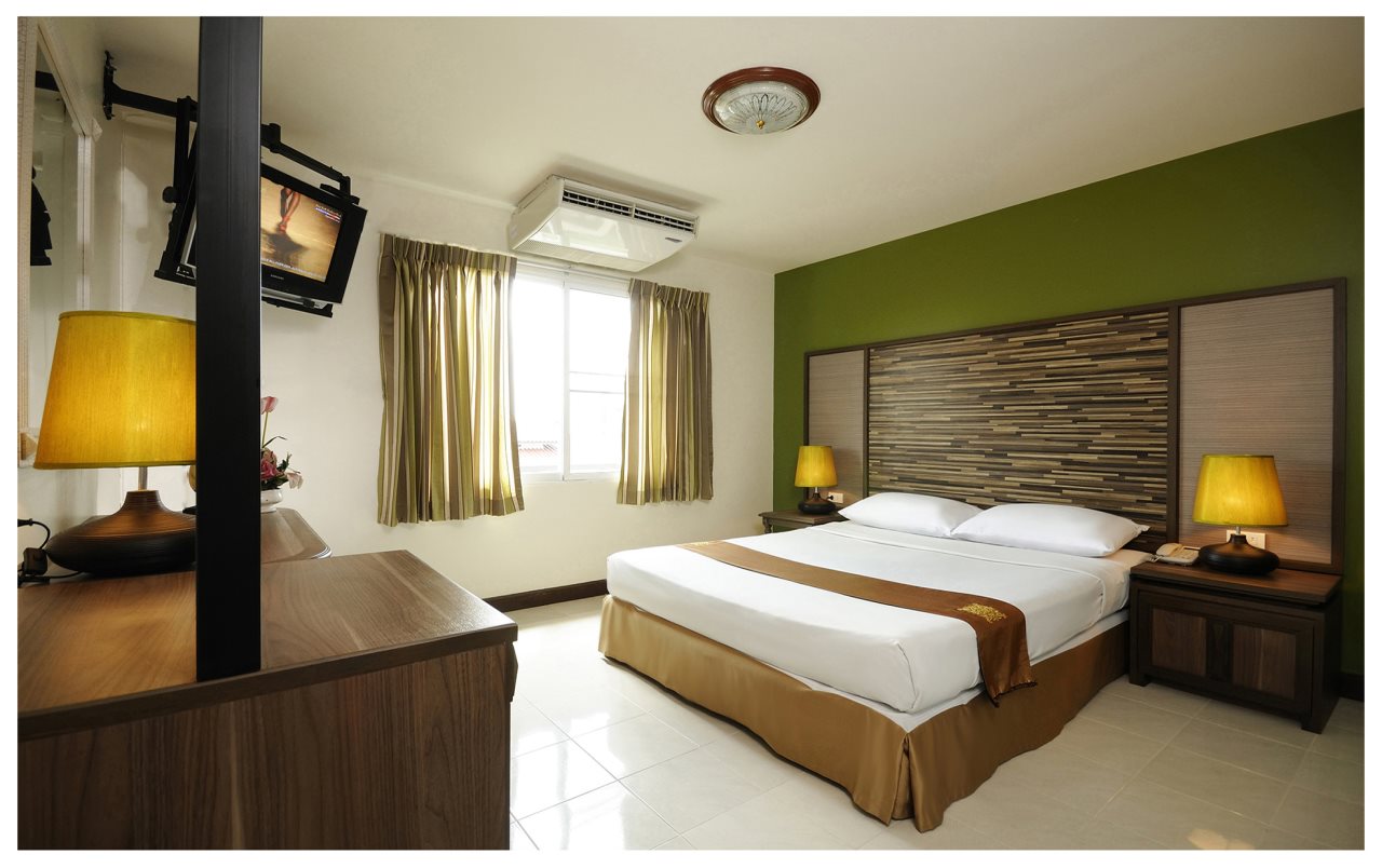 Rambuttri Village Inn & Plaza 3