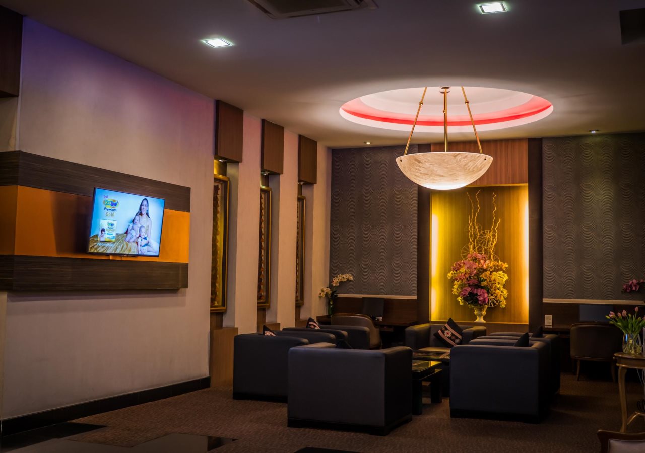Atrium Boutique 16