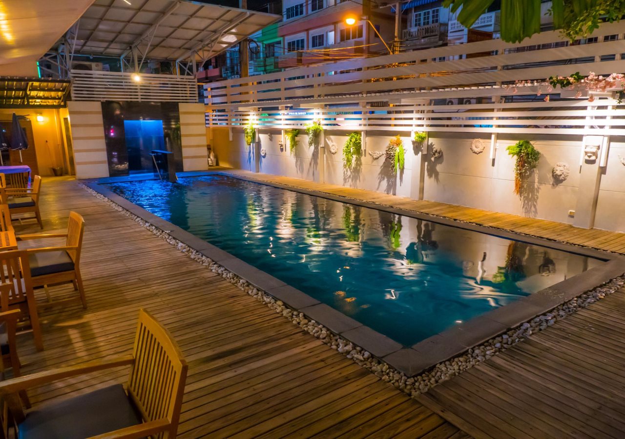 Atrium Boutique 20