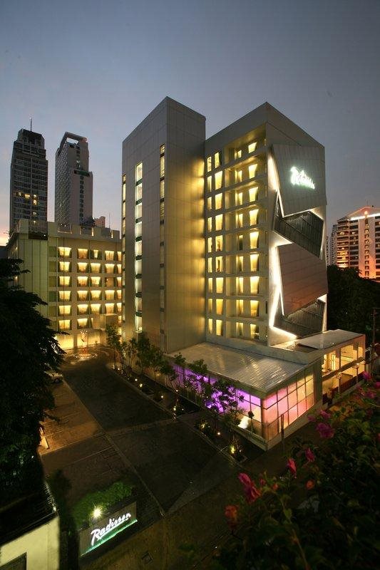 Radisson Suites Bangkok Sukhumvit 1