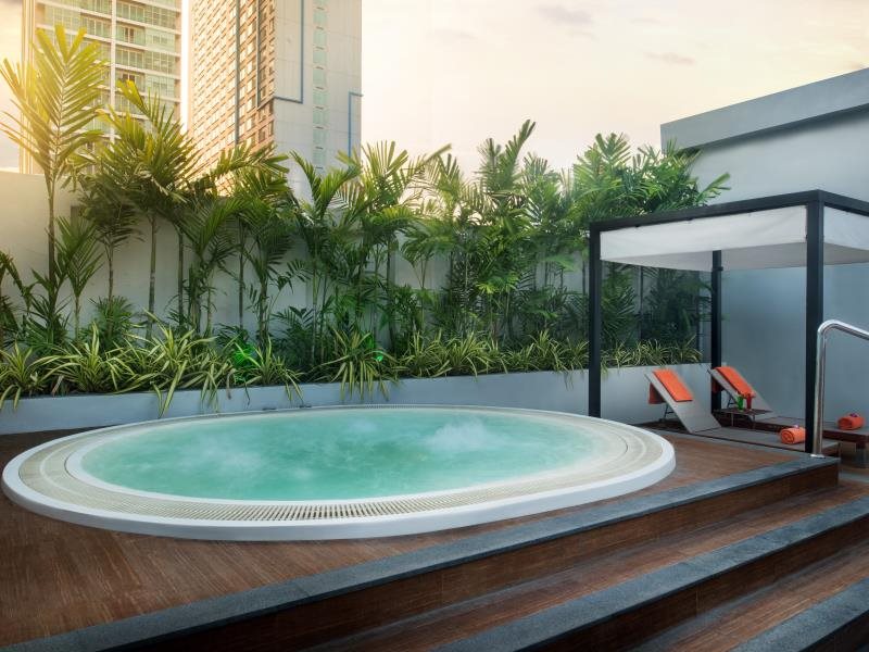 Radisson Suites Bangkok Sukhumvit 13