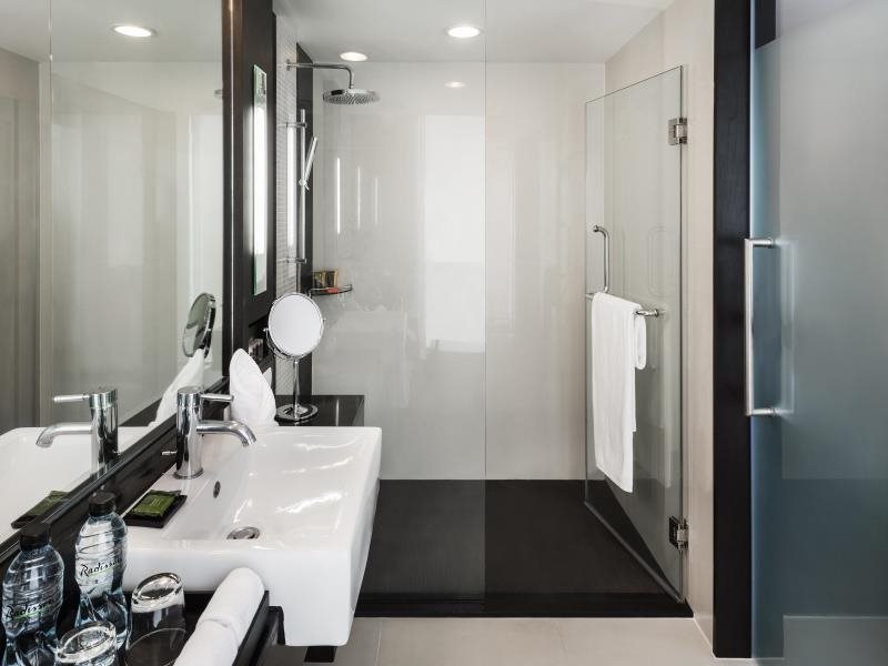 Radisson Suites Bangkok Sukhumvit 19