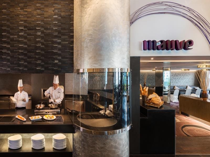 Radisson Suites Bangkok Sukhumvit 24