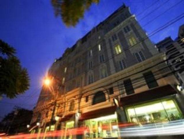 Kingston Suites 19