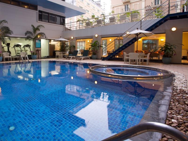 Kingston Suites 4