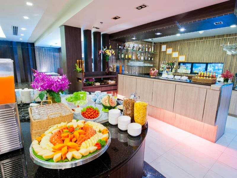 Kingston Suites 9