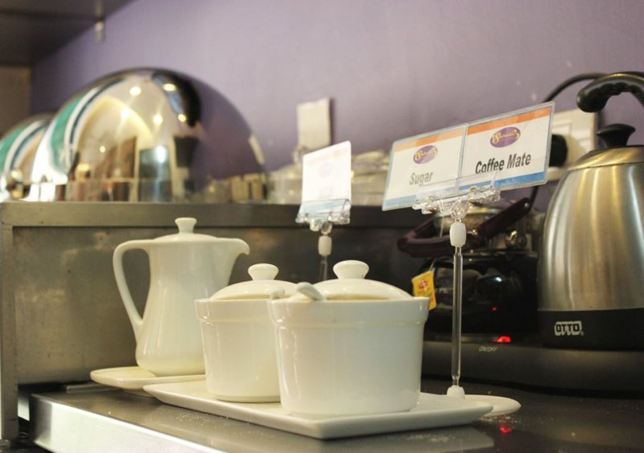 Sawasdee @ Sukhumvit Soi 8 10
