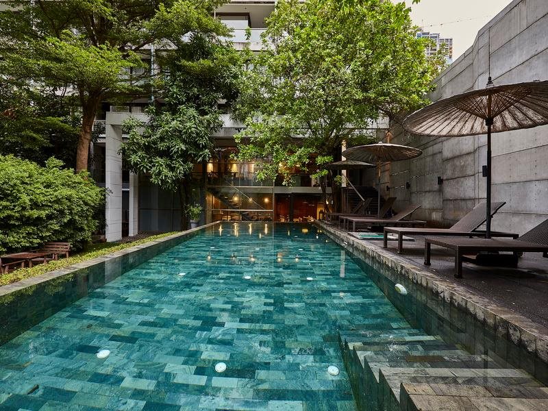 Luxx XL at Langsuan 3