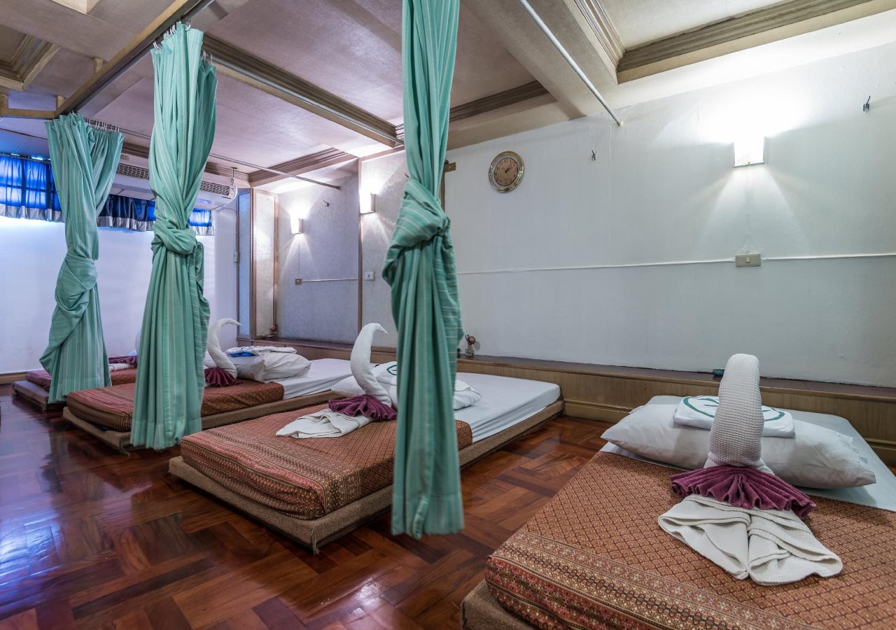 Silom Avenue Inn 12