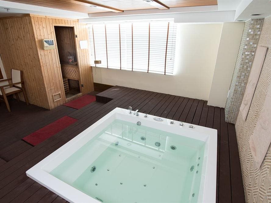 Lohas Residences Hotel 16