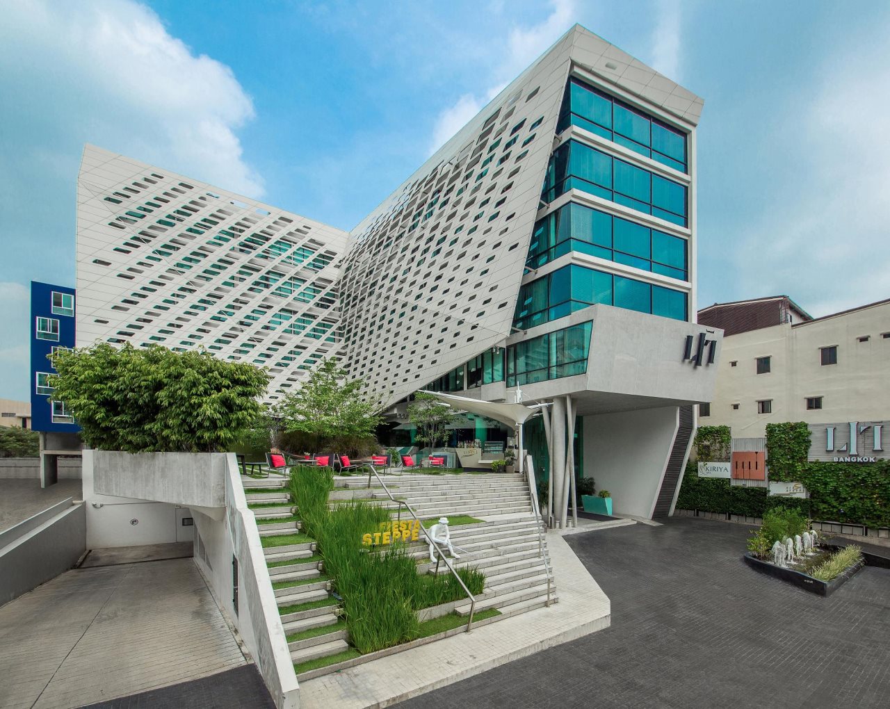 LiT Bangkok Hotel 1