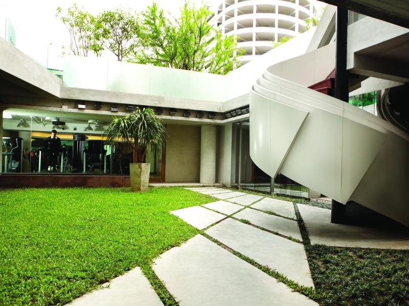 LiT Bangkok Hotel 8