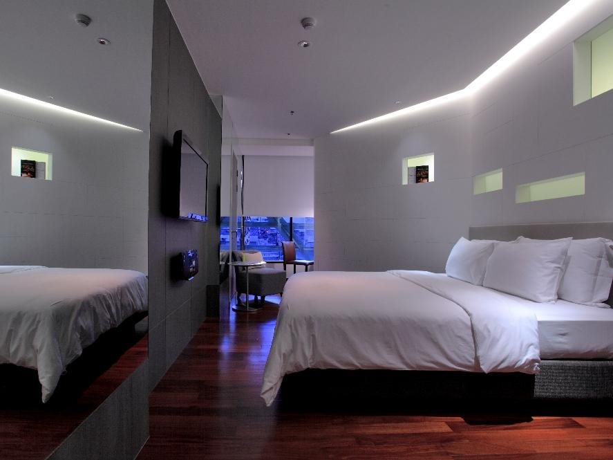 LiT Bangkok Hotel 9