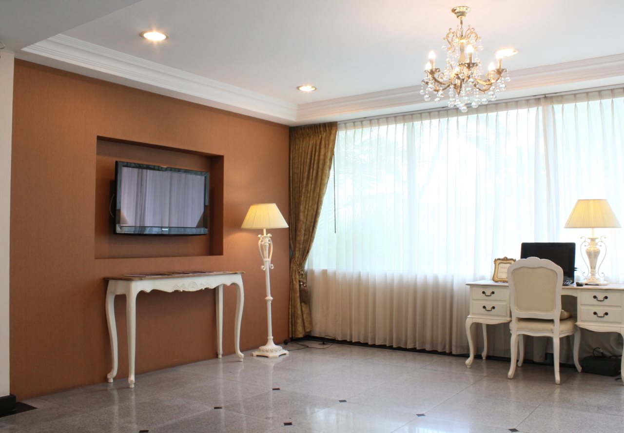 Romance Hotel Srinakarin 11