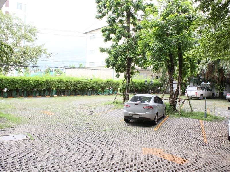 Romance Hotel Srinakarin 13