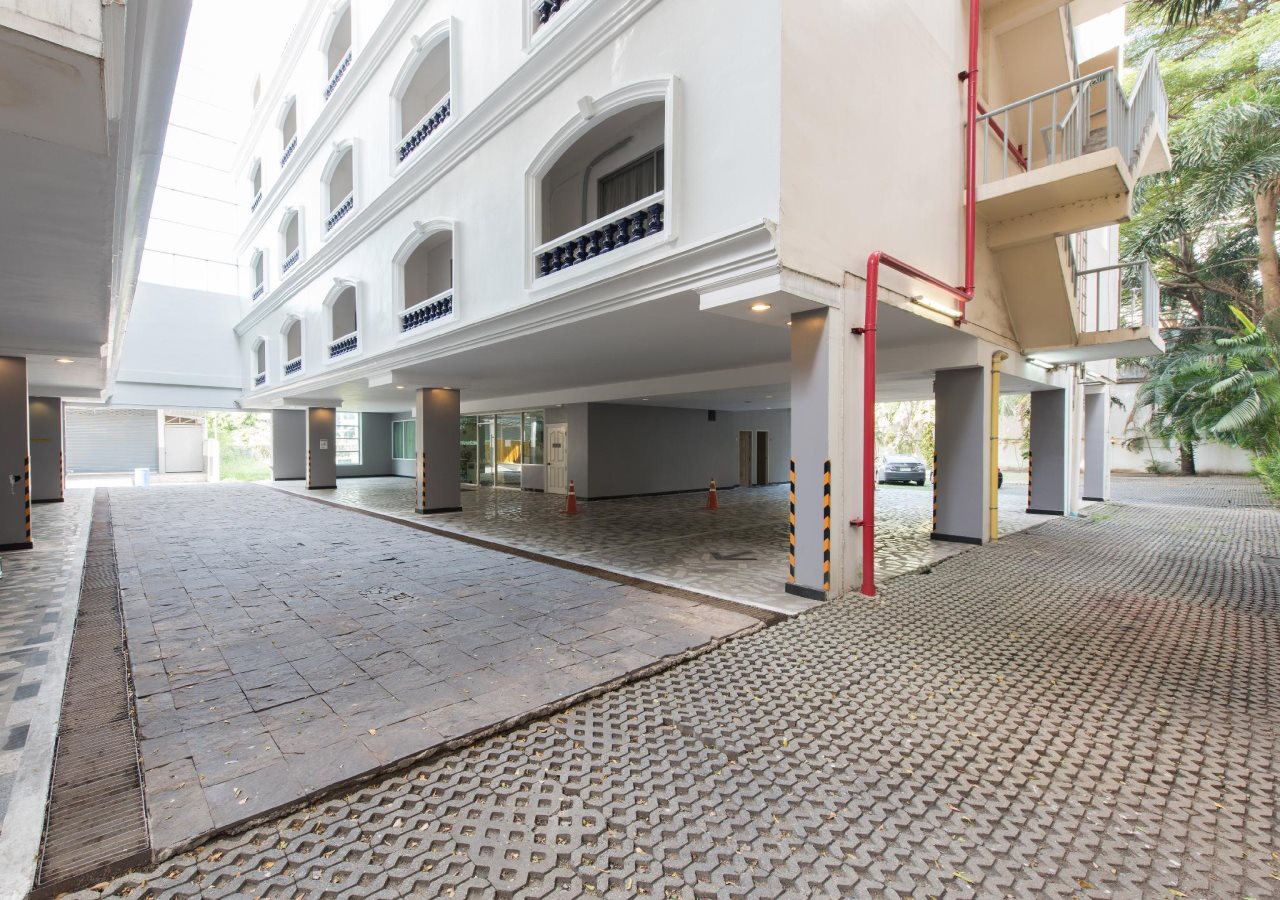 Romance Hotel Srinakarin 17