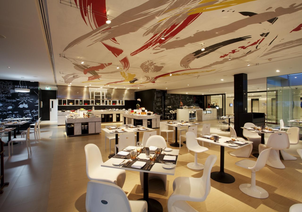 Centara Watergate Pavillion Hotel Bangkok 24