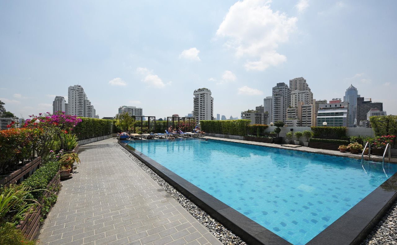 Ruamchit Plaza 1