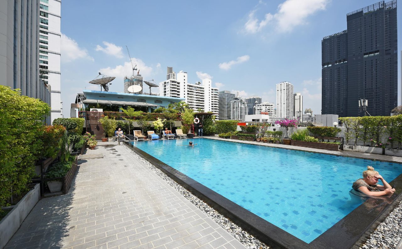 Ruamchit Plaza 15