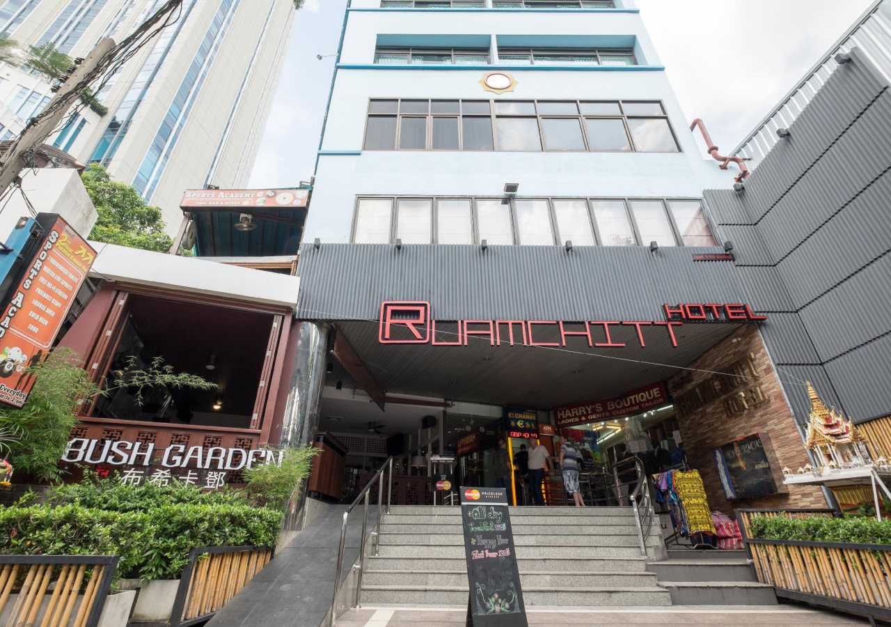 Ruamchit Plaza 23