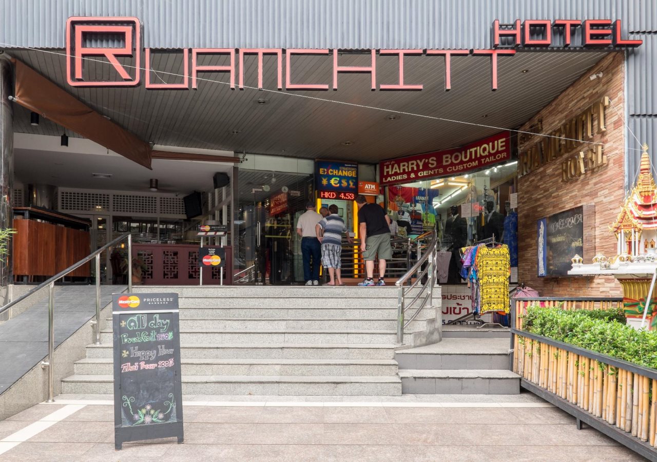 Ruamchit Plaza 24