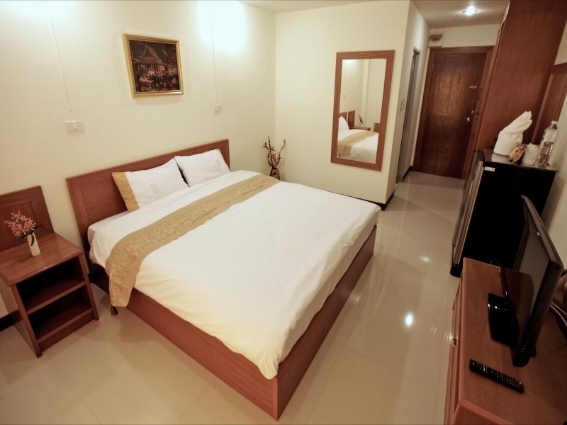 Rafael Mansion Bangkok Airport 3