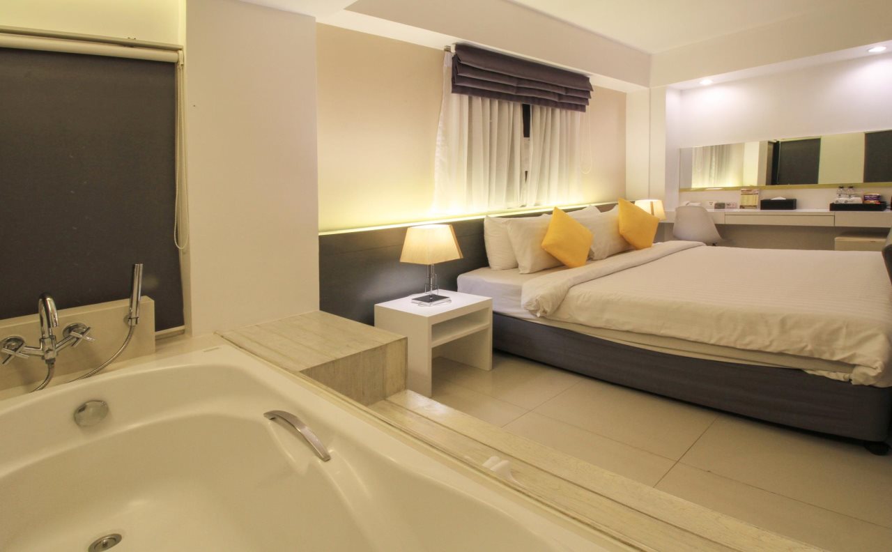 myhotel CMYK ratchada 3